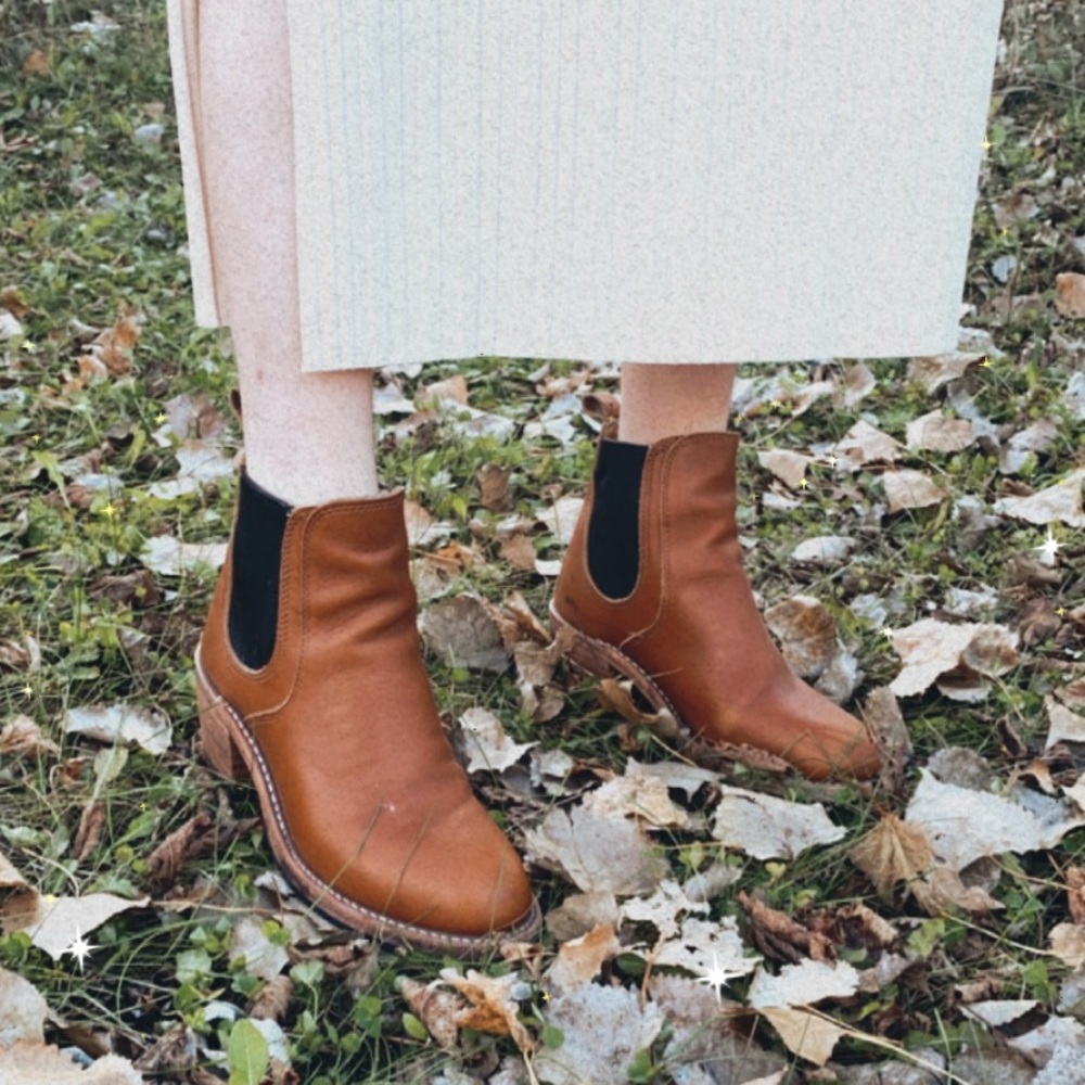 Red Wing Harriet Women’s Heeled Boot in Pecan Boundary Leather